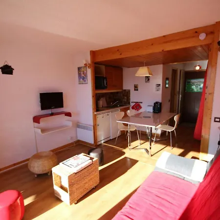 - Studio-cabine Avec Balcon Sud Et Casier A Skis - Fr-1-293-157 * Les Saisies
