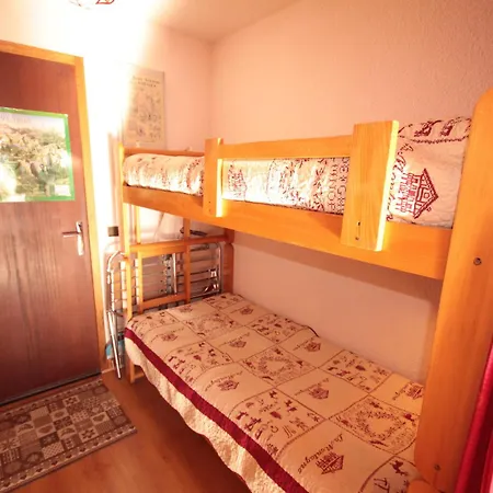 - Studio-cabine Avec Balcon Sud Et Casier A Skis - Fr-1-293-157 * Les Saisies
